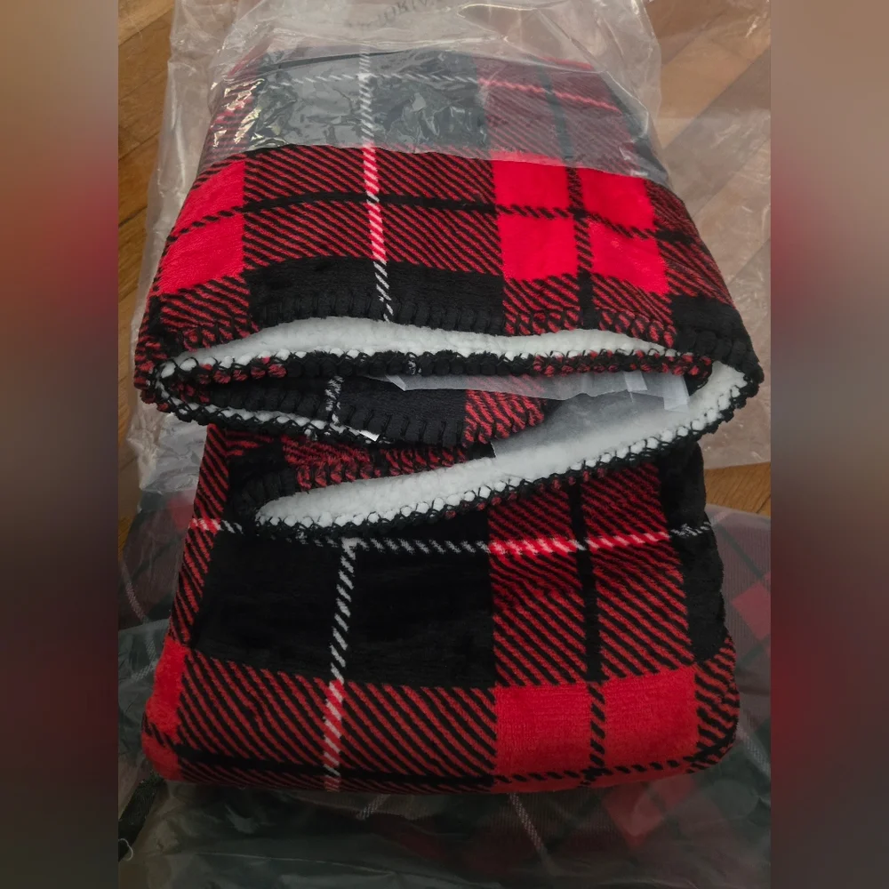 Victorias Secret Red and Black Plaid Tote Bag & Fleece Blanket - NWT